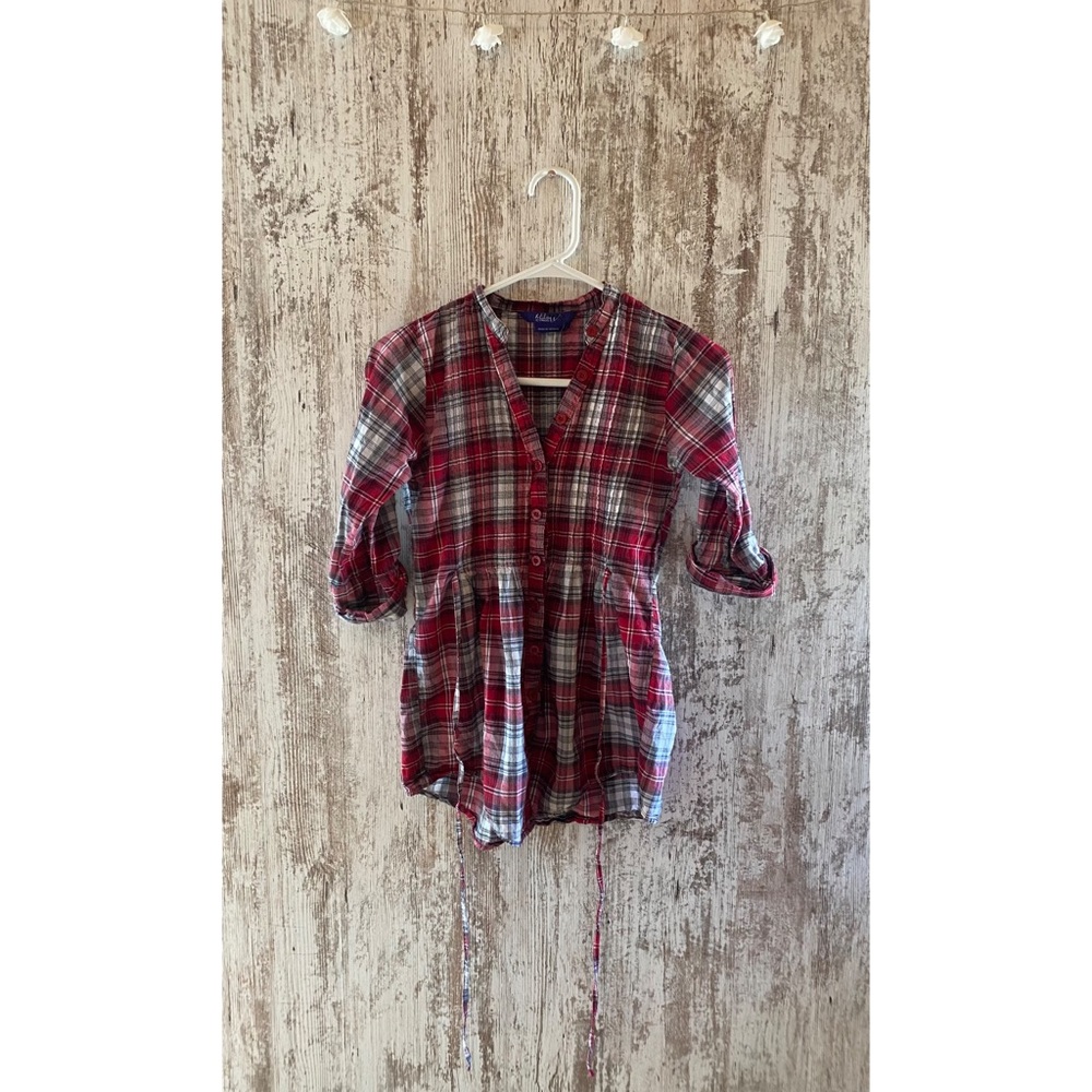Miley Cyrus & Max Azria quarter sleeve shirt